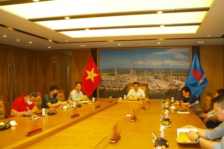 Đảm bảo sản xuất thông suốt, chú trọng sức khỏe người lao động